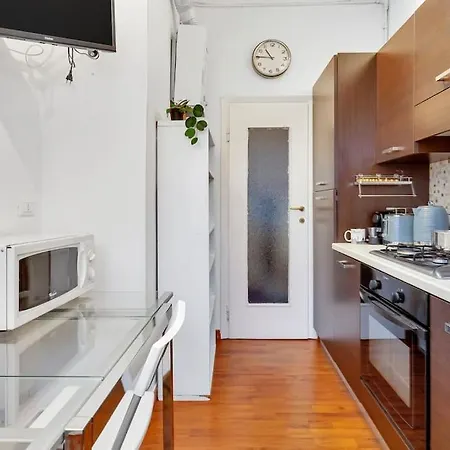 Апартаменты Navigli-duomo Large House Con Balcone Checkin H24