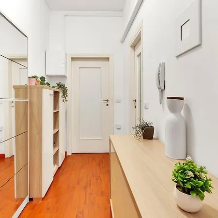 Navigli-duomo Large House Con Balcone Checkin H24 Апартаменты *