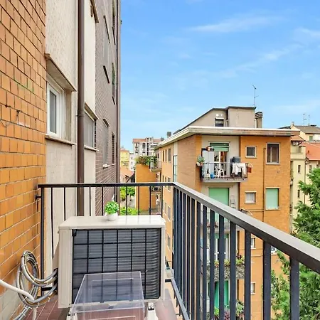 Navigli-duomo Large House Con Balcone Checkin H24 Милан