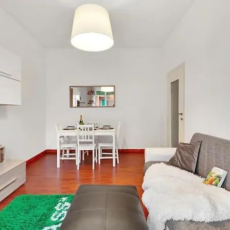 Navigli-duomo Large House Con Balcone Checkin H24 Апартаменты *