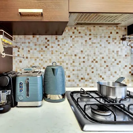 Navigli-duomo Large House Con Balcone Checkin H24 Апартаменты Милан