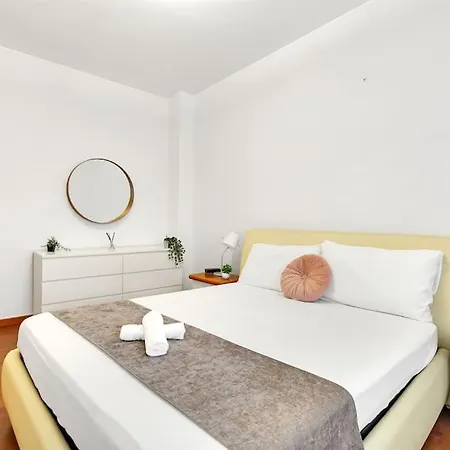 Апартаменты Navigli-duomo Large House Con Balcone Checkin H24 *